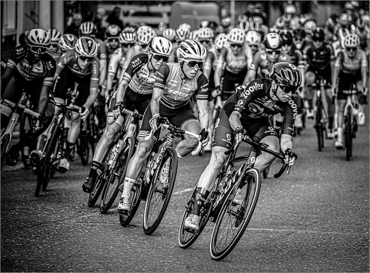 The Women's Tour Reaches Woodbridge - Tim Stott